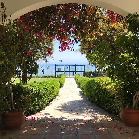 Marbella - Estepona Beach Frontline Apartment Eksteriør billede
