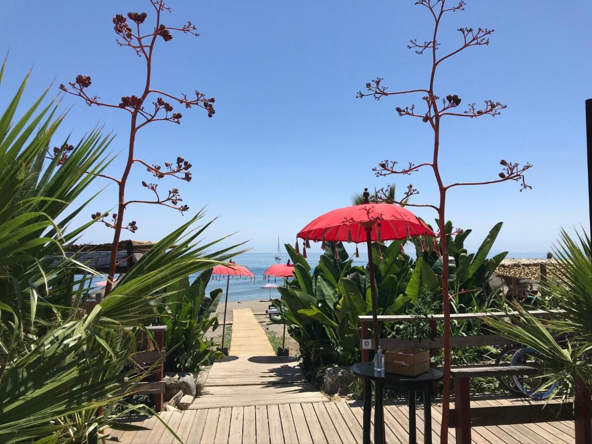Marbella - Estepona Beach Frontline Apartment Eksteriør billede