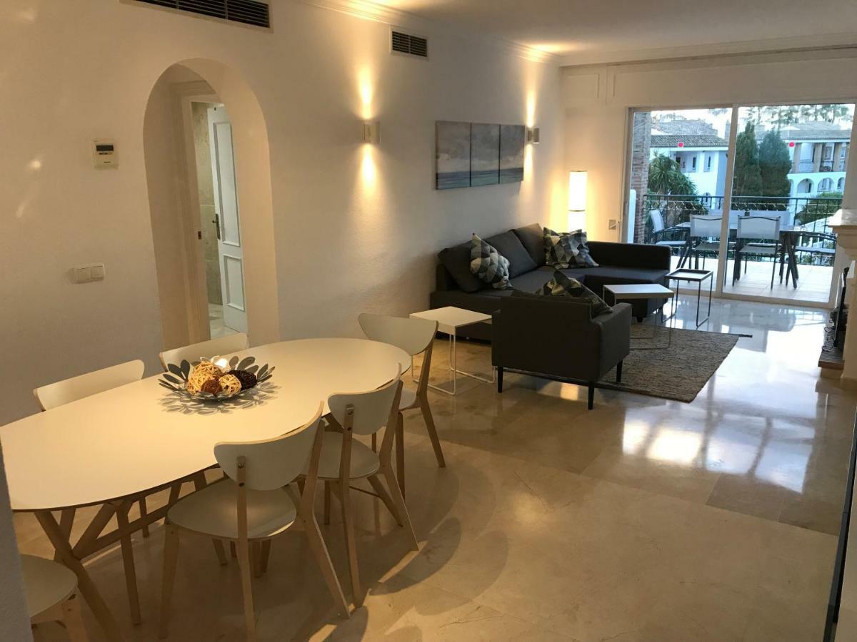 Marbella - Estepona Beach Frontline Apartment Eksteriør billede
