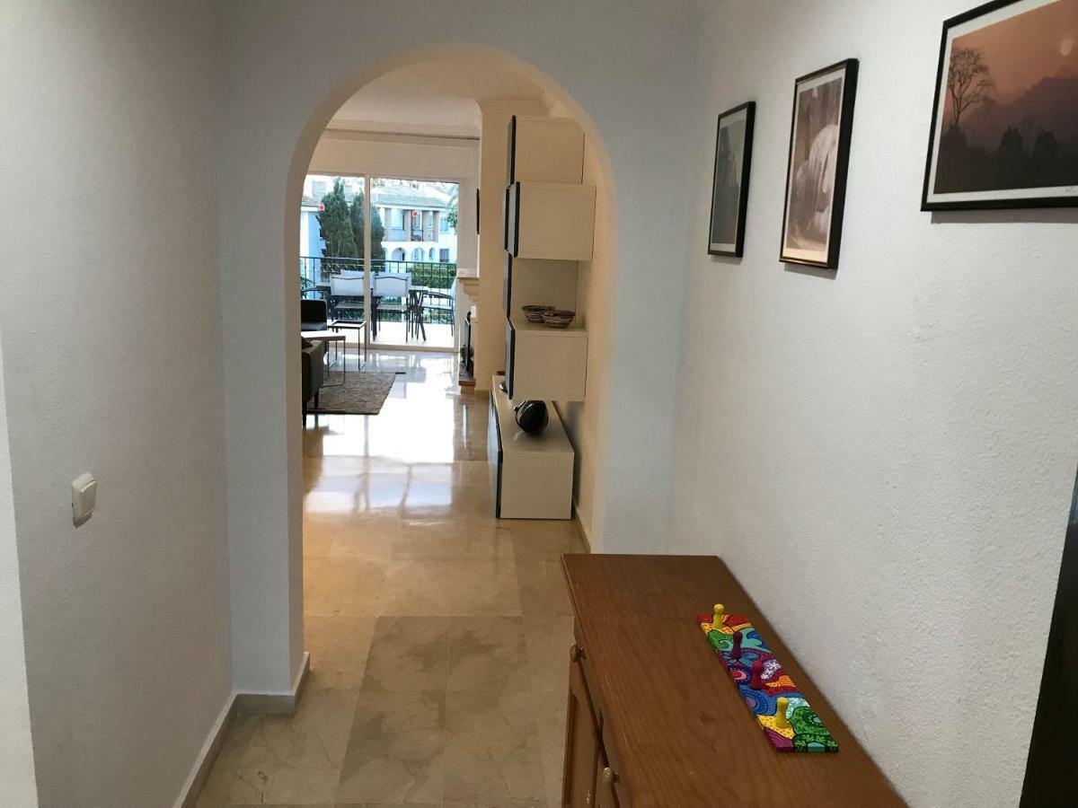Marbella - Estepona Beach Frontline Apartment Eksteriør billede