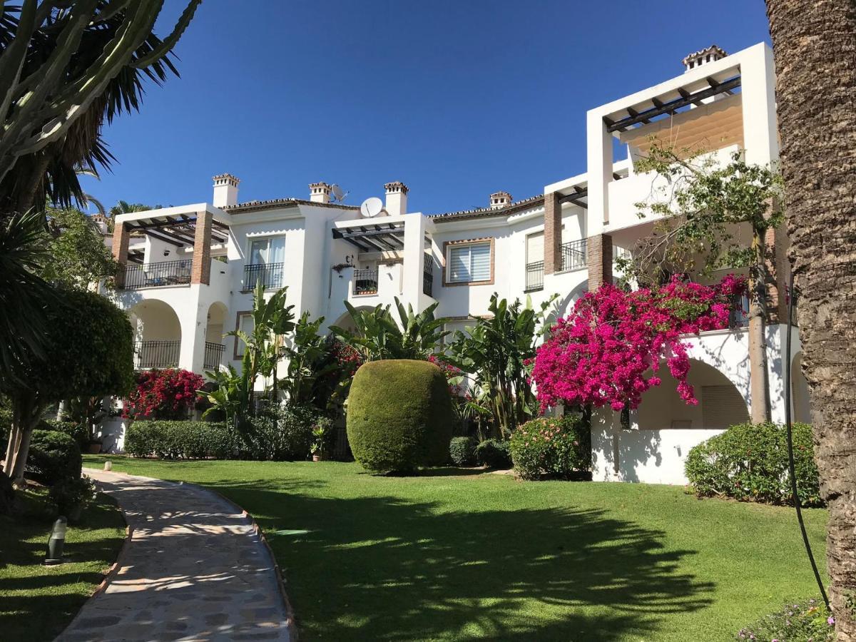 Marbella - Estepona Beach Frontline Apartment Eksteriør billede